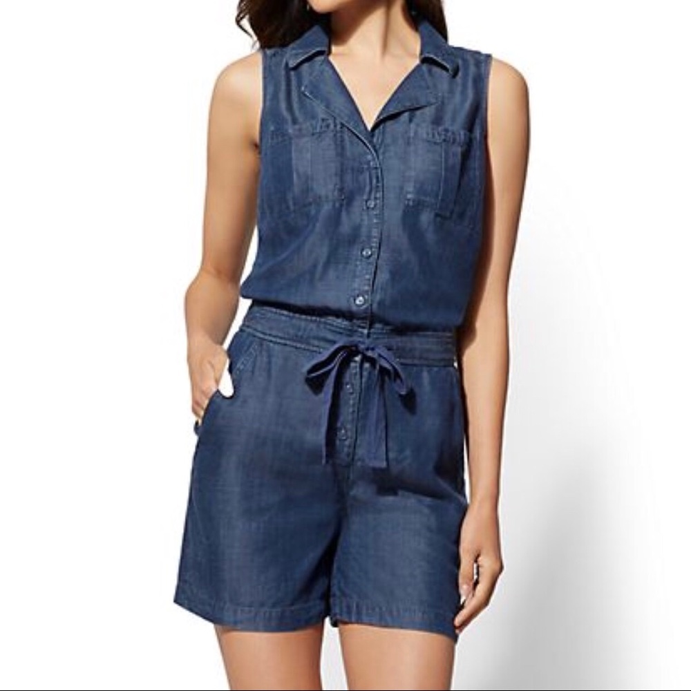 NWOT-SUPER CUTE NEW YORK & CO ROMPER